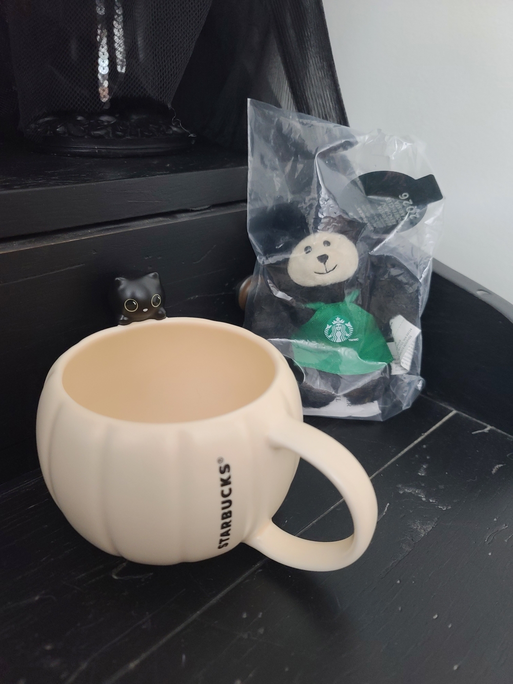 NWT Starbucks 2026 Halloween Cream Pumpkin Mug w/ Black Cat & Bearista Set